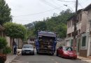 Em Timóteo, chorume deixado nas ruas por caminhões de lixo pode espalhar doenças diversas