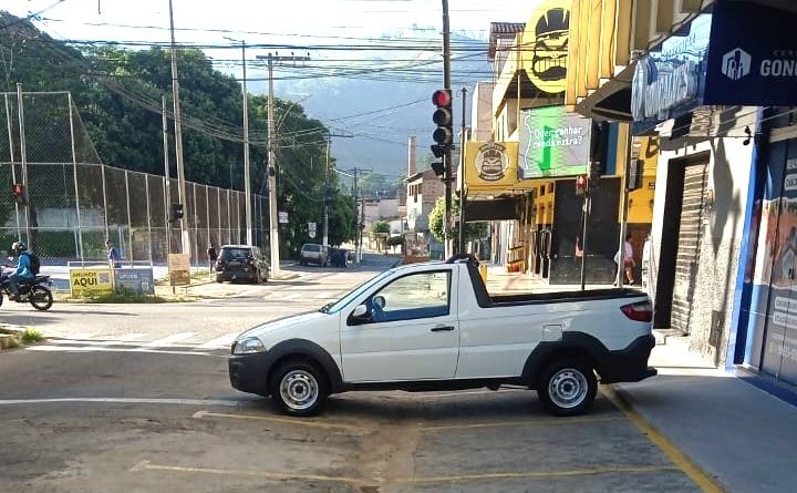 A obra do estacionamento que virou motivo de chacota no bairro Olaria, tem Alvará da Prefeitura de Timóteo