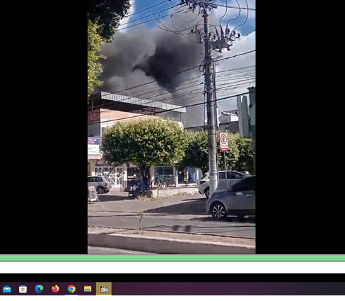 Incêndio destrói um grande estabelecimento comercial no Distrito de Melo Viana, em Fabriciano. Veja vídeo
