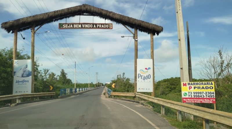 Prefeito de Prado (BA) comemora a conclusão da licitação para construção da ponte sobre o Rio Jucuruçu