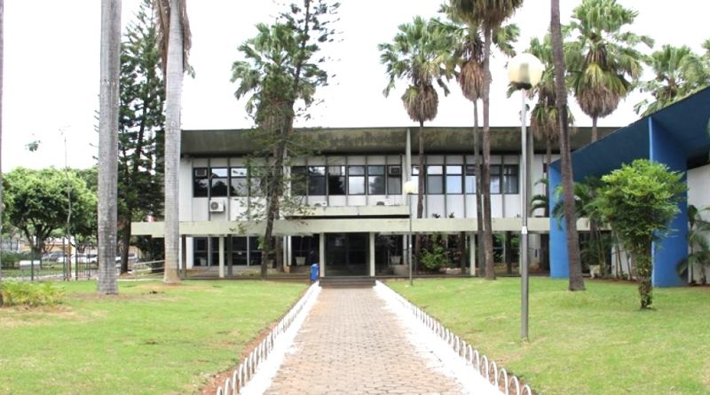 Lei Complementar nº 07/2024 assegura auxílio a servidora da Educação em Timóteo, mãe de criança com autismo