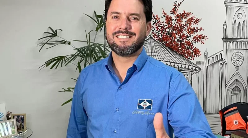 Novo presidente da AMM assume durante o Congresso de Municípios no Expominas