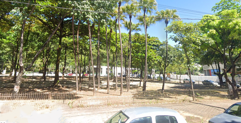 Ainda fechado, cessão do Estacionamento Castanheira para a Prefeitura de Timóteo completa um ano