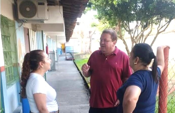 Deputado Celinho visita as dependências da Escola Monteiro Lobato, em Timóteo