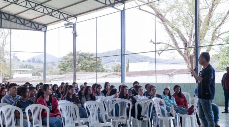 Frei Lagonegro, Coroaci e Belo Oriente, no Vale do Rio Doce recebem atividades do MP Itinerante