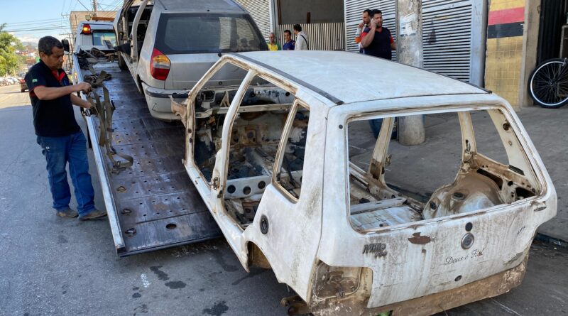 Ipatinga realiza 2ª etapa de recolhimento de veículos abandonados em vias públicas