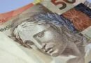 Brasileiros sacaram R$ 315 milhões em valores a receber em maio