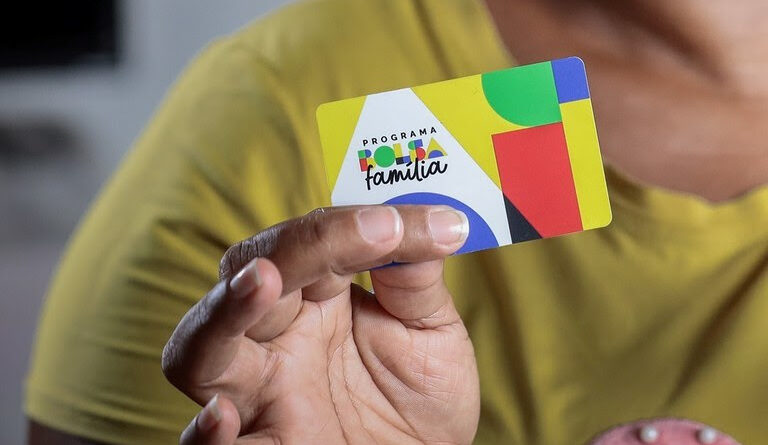 Mais de 19,6 milhões de famílias recebem o Bolsa Família a partir desta sexta, 18