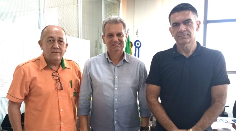 DEDO DE PROSA com o prefeito Sadi Lucca, e com o presidente da Câmara, Luciano Lugão