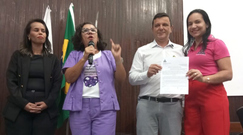 Mulheres vítimas de violência: Prefeito Capitão Vitor assina decreto inovador de inclusão