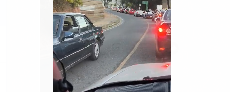 Em Timóteo, caos no trânsito na rua Miguel Maura, sentido bairros Timirim e Serenata