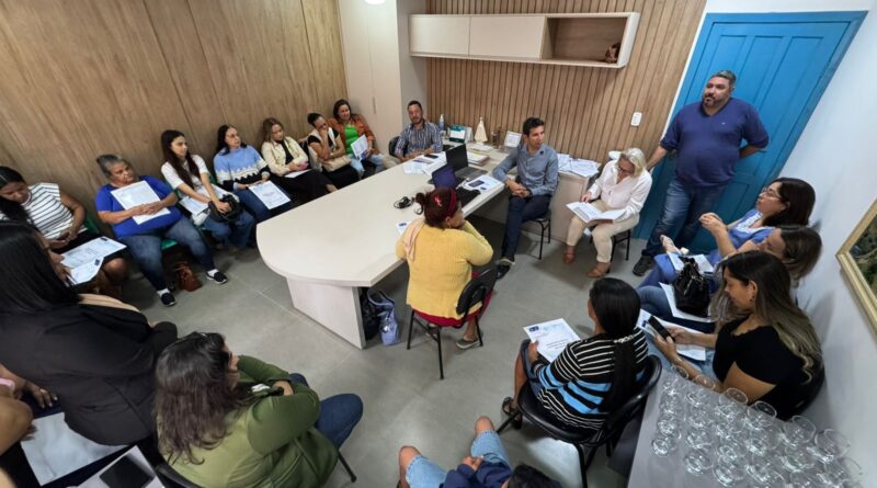 Prefeito empossa novos membros do Conselho Municipal de Saúde de Mesquita