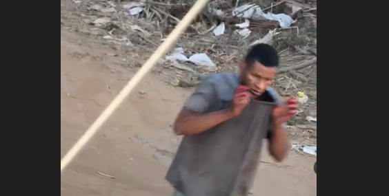VEJA VÍDEO: Homem mata mulher na tarde desta segunda-feira em Fabriciano. Ele foge com as mãos sujas de sangue