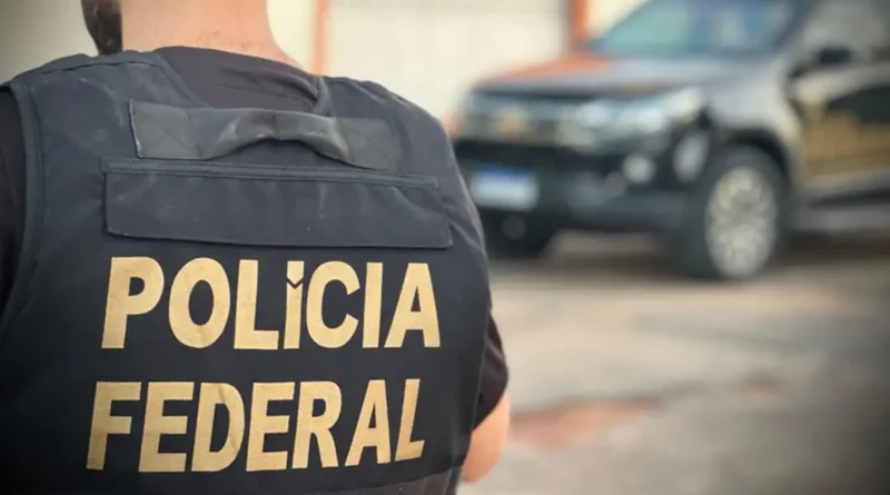 Funcionários e ex-funcionários da Caixa são alvos de operação da PF