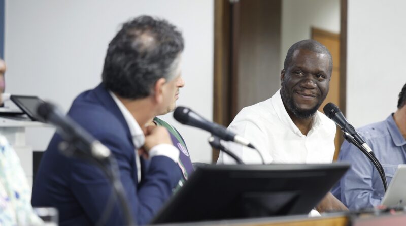 Capoeiristas precisam de muita ginga para acessar recursos da cultura