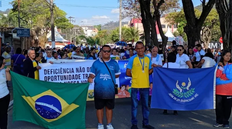 Desfile do 7 de Setembro de Fabriciano encantou e emocionou
