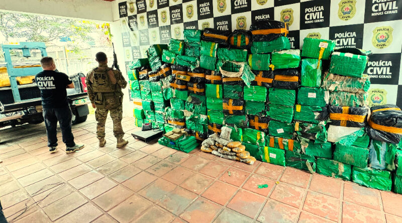 Polícia Civil de Minas Gerais e PRF apreendem 2 toneladas de drogas