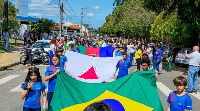 Colégio São Francisco Xavier promove desfile cívico em alusão ao 7 de Setembro