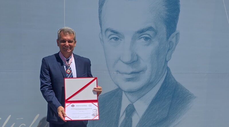 Prefeito Sadi Lucca é condecorado com a Medalha Presidente Juscelino Kubitschek