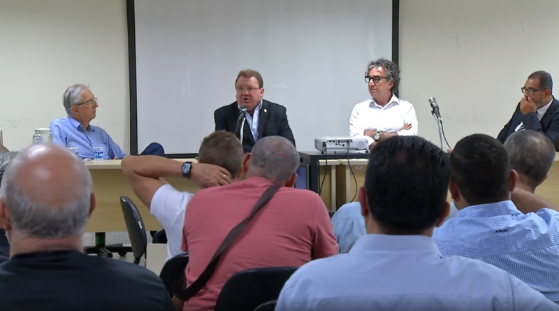 Deputado Celinho e Sindicatos reivindicam volta de cobradores em ônibus