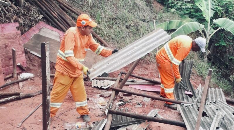 Prefeitura de Ipatinga remove construções irregulares e retoma áreas públicas