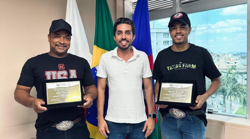 Atletas ipatinguenses campeões do Team Penning em Barretos são homenageados