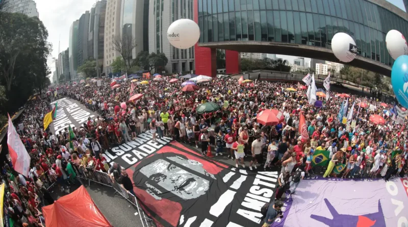 Em todo país, milhares protestam contra anistia e PEC da Blindagem