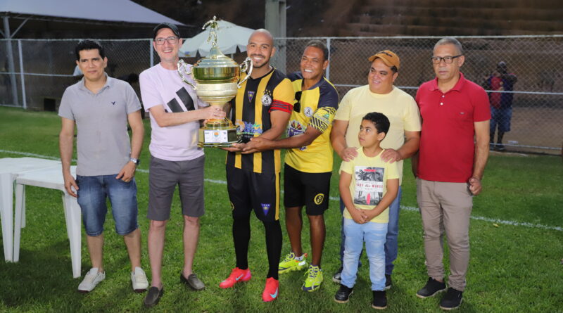 É CAMPEÃO: Oriente Esporte Clube é o grande campeão belorientino