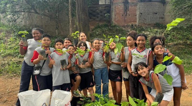 Alunos da Escola Municipal Limoeiro, de Timóteo, participam do Programa Jovens Mineiros Sustentáveis