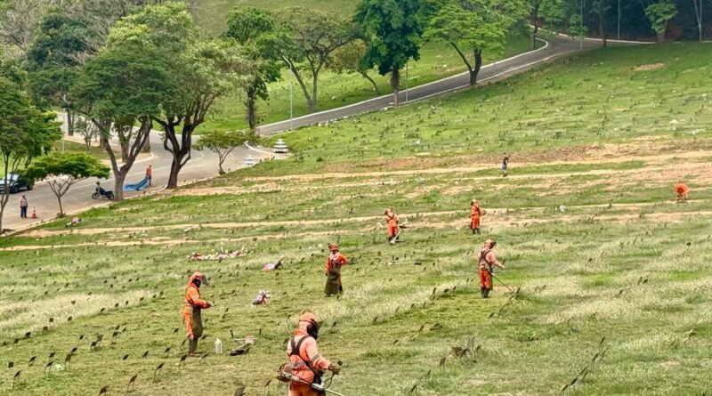 Cemitérios de Ipatinga recebem manutenção especial para o feriado de Finados