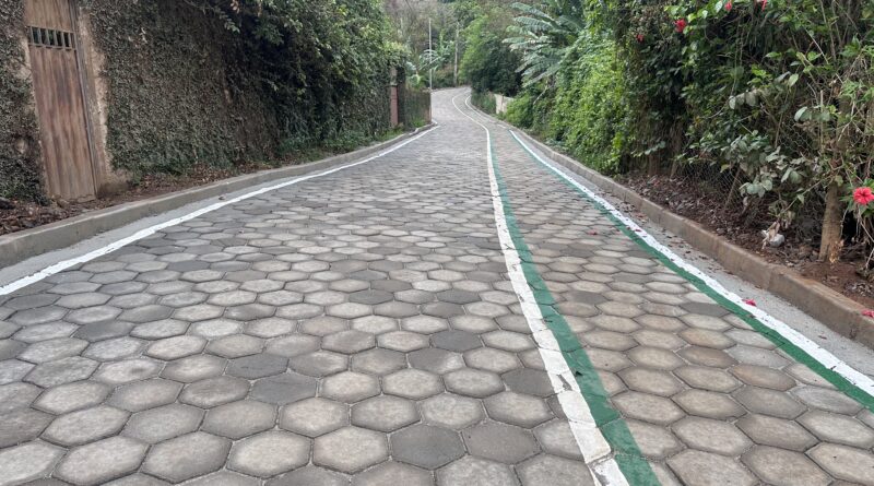 SONHO REALIZADO: Moradores do Recanto do Sossego, em Timóteo, recebem avenida pavimentada