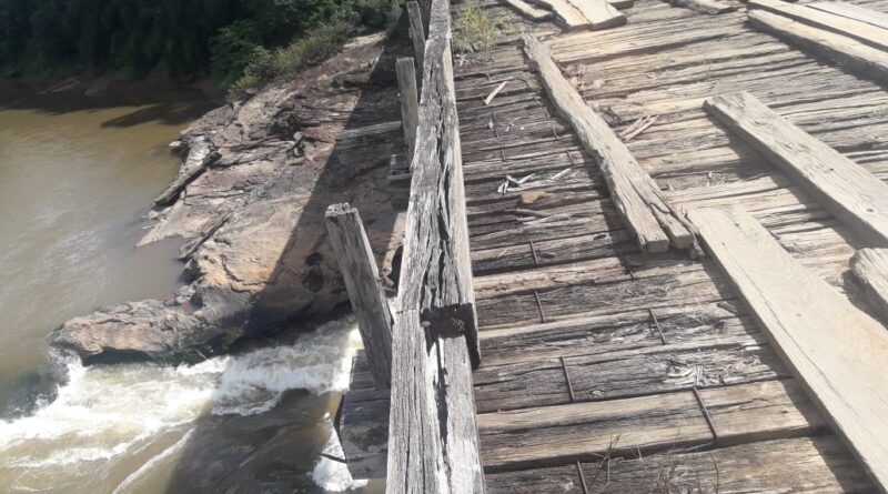 Vídeo mostra a limpeza na cabeceira da Ponte Queimada para início da obra de reforma