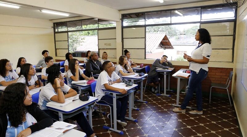 Terminam nesta sexta-feira as inscrições para seleção de temporários na rede estadual de ensino