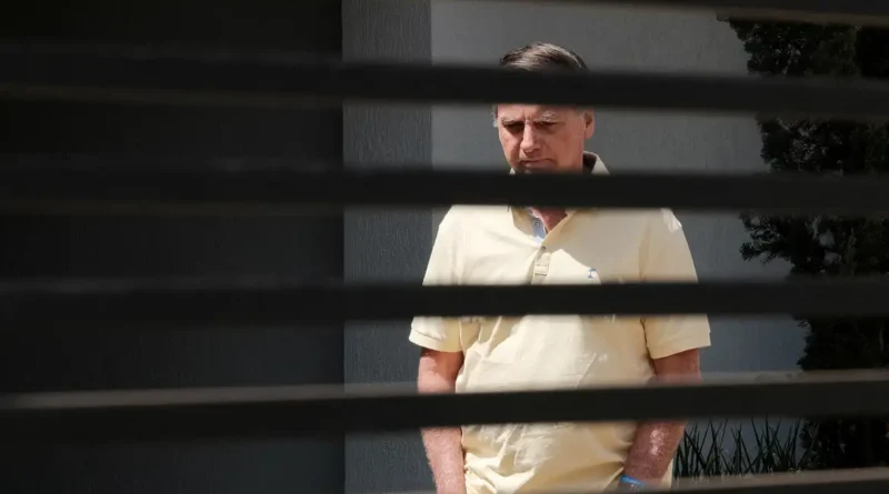 Bolsonaro cita paranoia em audiência de custódia; prisão é mantida