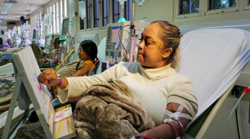 No Hospital Márcio Cunha, voluntariado da Apirva transforma a rotina de pacientes da hemodiálise