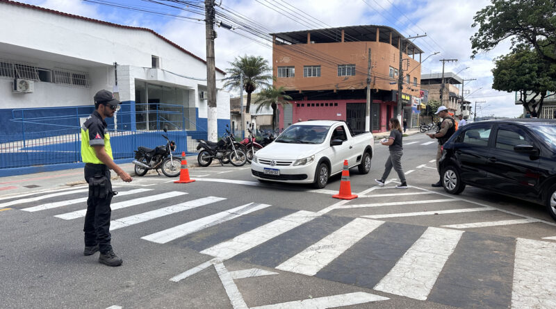 Blitzes educativas reforçam segurança de pedestres em Timóteo