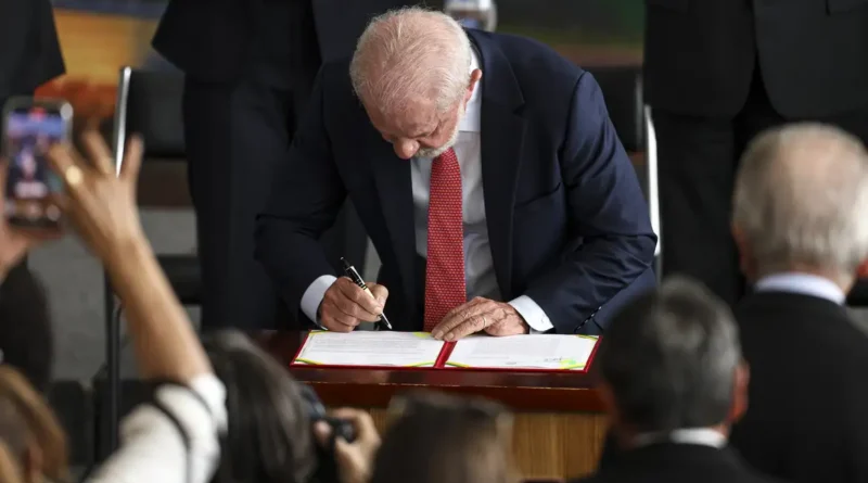 Lula veta integralmente PL da Dosimetria