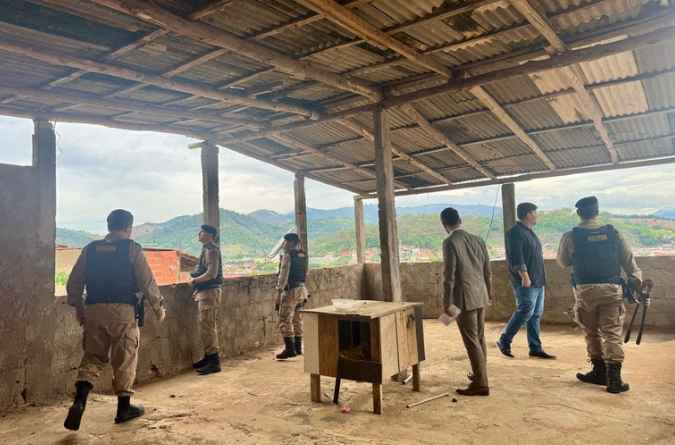 Casa usada há anos pelo tráfico de drogas em Ipanema é confiscada a pedido do MPMG