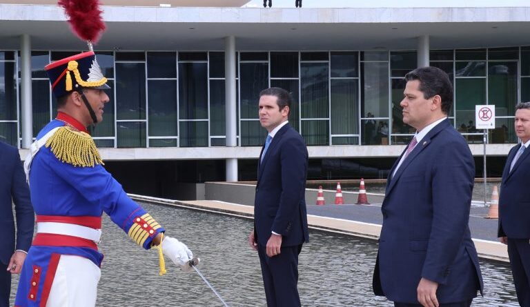 Deputados e senadores retomam trabalhos no dia 2 de fevereiro