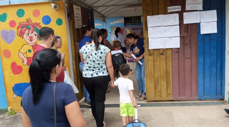 PATACOADA: Famílias de Timóteo são pegas de surpresa com retorno às aulas pós-Carnaval anunciado em cima da hora