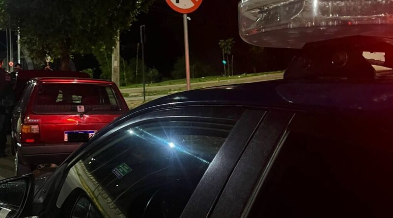 Polícia Municipal prende invasor que  despencou do telhado em Ipatinga