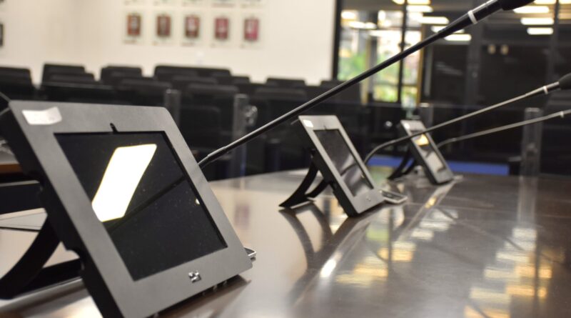 Falta de vereadores compromete análise de pautas importantes em Timóteo