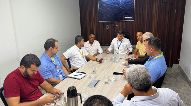 Prefeito discute falhas no abastecimento e reforça cobrança por melhorias junto à Copasa