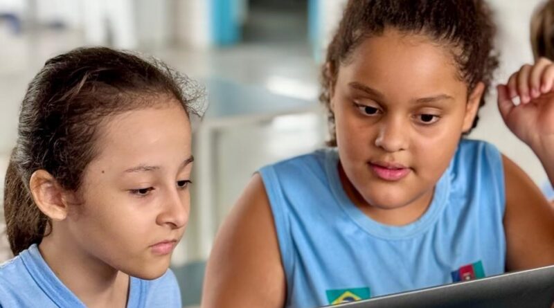 Volta às aulas mobiliza cerca de 24 mil alunos em Ipatinga