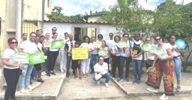 Comunidade protesta contra suspensão de turmas na Escola Estadual João Cotta, em Timóteo