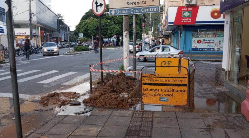 Água desperdiçada no Centro Norte contrasta com falta em outros bairros de Timóteo
