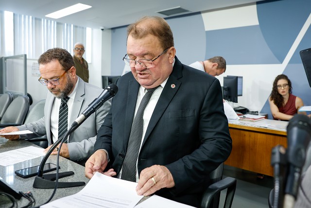 Deputado articula rede de proteção contra o desemprego e a precarização do trabalho