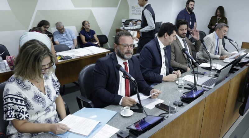 PL prevê rateio de sobras do Fundeb para profissionais da educação básica