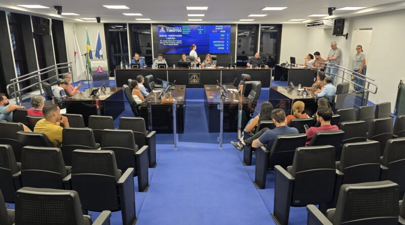Comissões da Câmara de Timóteo aprovam regras para registro de ponto 