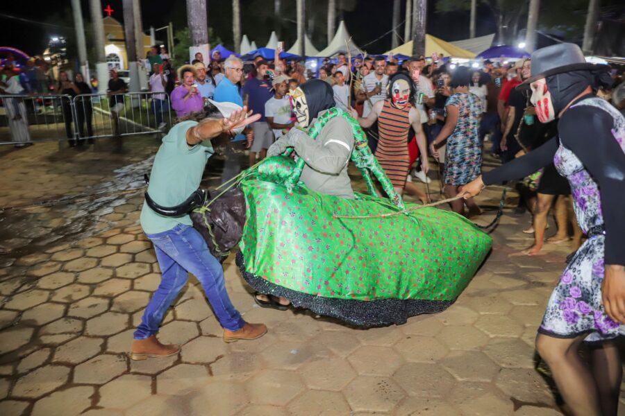 77ª Festa do Boi Balaio movimenta Bom Jesus do Bagre com tradição ...
